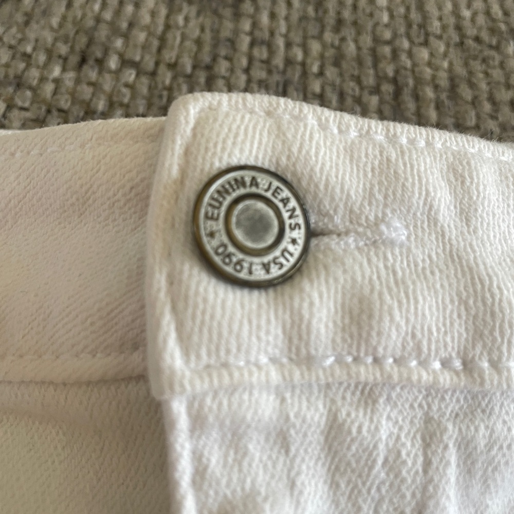 Eunina distressed Jean shorts - Picture 4 of 9